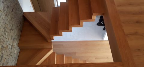 schody_dywanowe-drewniane