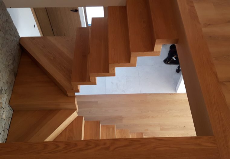 schody_dywanowe-drewniane